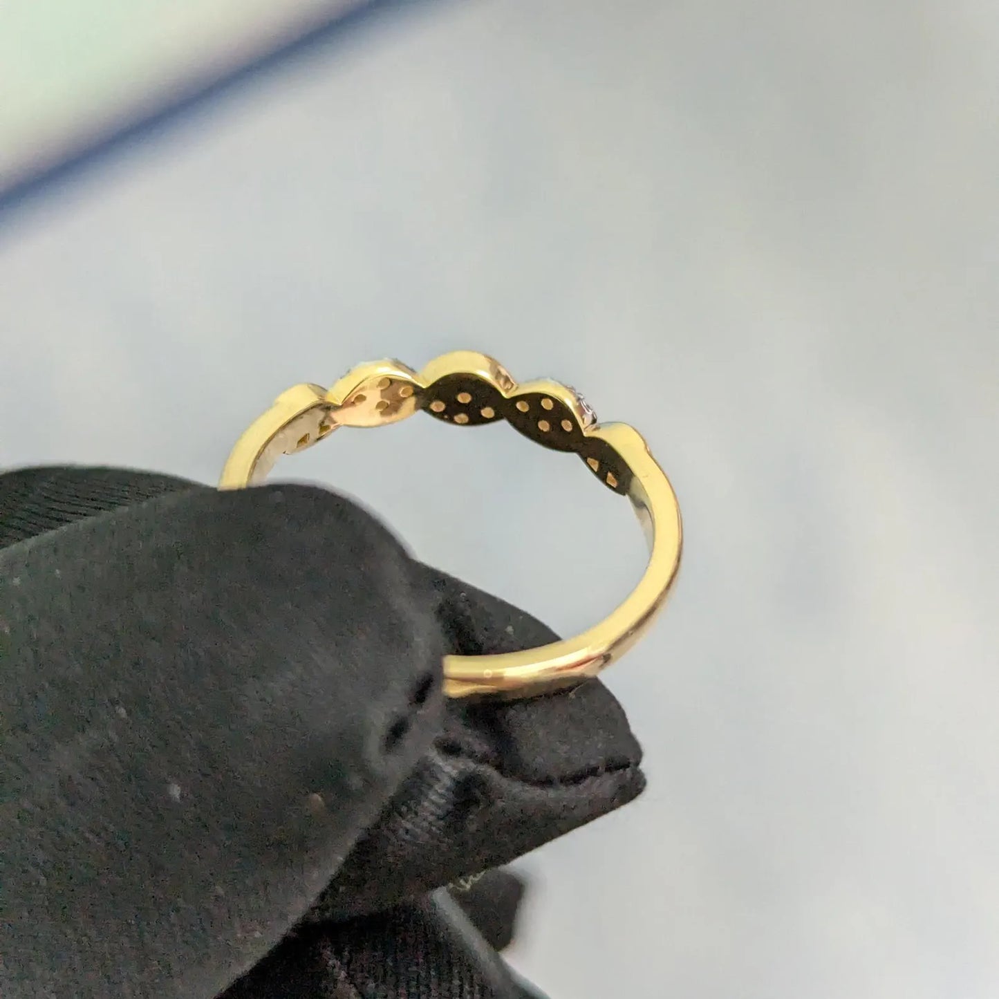 Wave 0.20ctw Diamond Wedding Band