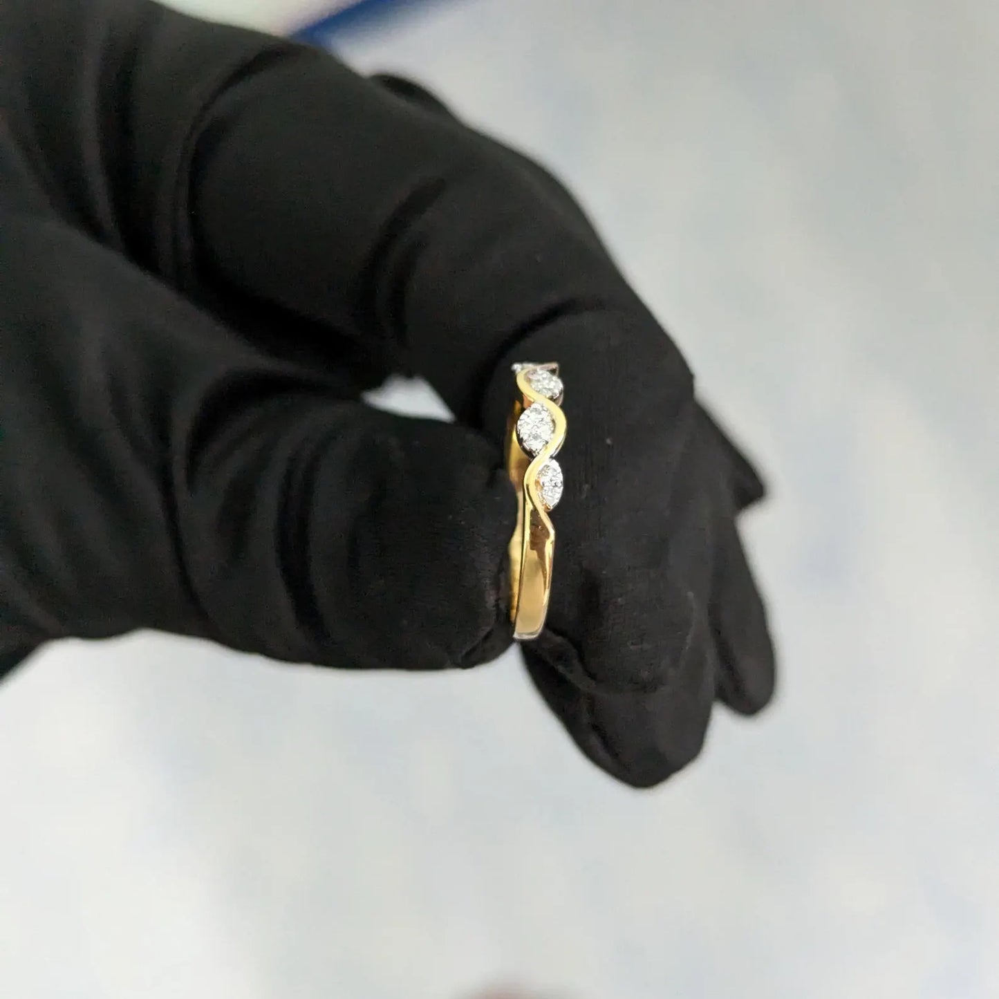 Wave 0.20ctw Diamond Wedding Band