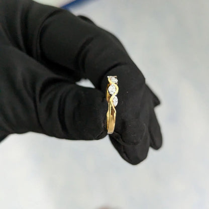 Wave 0.20ctw Diamond Wedding Band